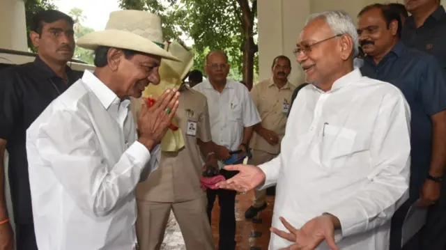 नीतीश कुमार और केसीआर