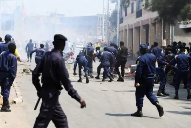 Takriban watu 19 wakiwemo walinda amani wa Umoja wa Mataifa walifariki katika mapigano hayo