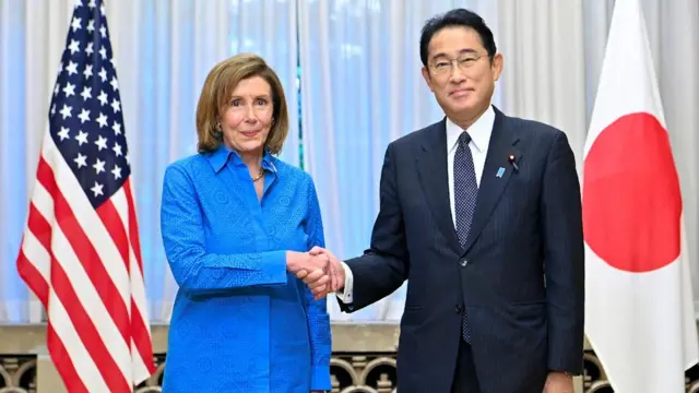 फुमियो किशिदा और नैन्सी पेलोसी