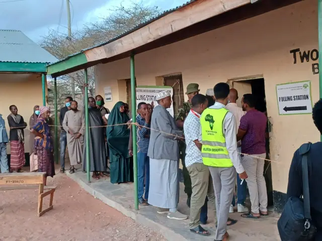 Dadweynaha Wajeer oo codeynaya