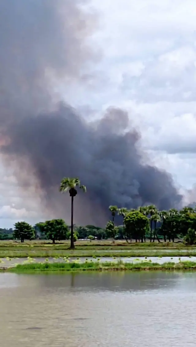 နှစ်ရက်ဆက်တိုက် မီးရှို့ခံရတဲ့ မူးကမ်းကြီးရွာ