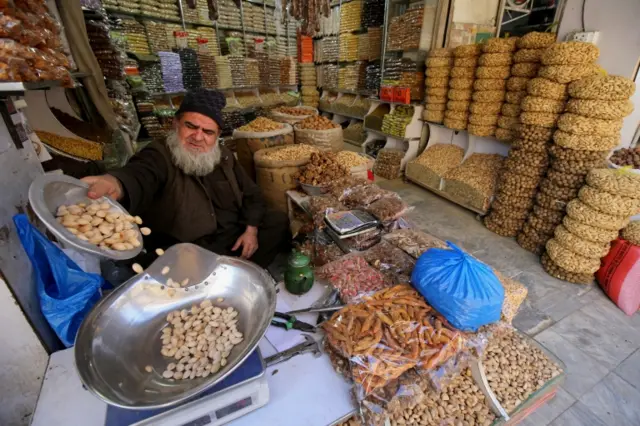 اگست میں مہنگائی کی شرح 27 فیصد سے زائد ہوگئی
