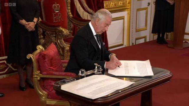 Charles sign the oaths