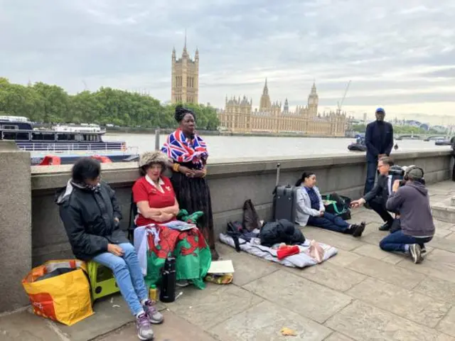 London awaits the Queen