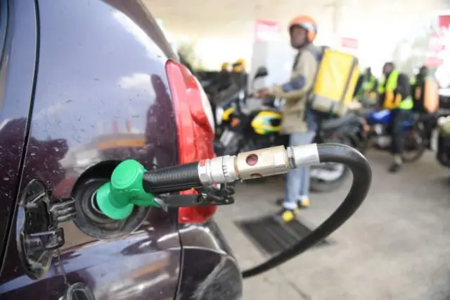 Kenya ta cire wani bangare na tallafin man fetur