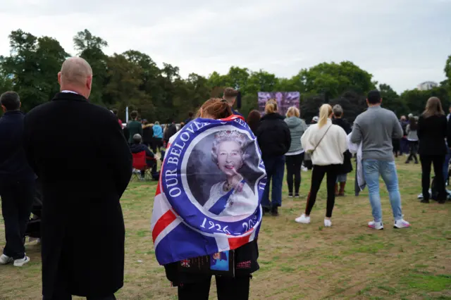 Hyde Park people queen Elizabeth