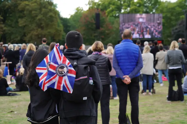 Hyde Park people queen Elizabeth