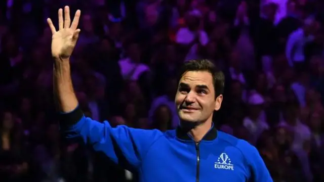 Ikike Federer ji nwayọ nwayọ na-adatu n'egwu Tennis n'afọ olemole gara aga.