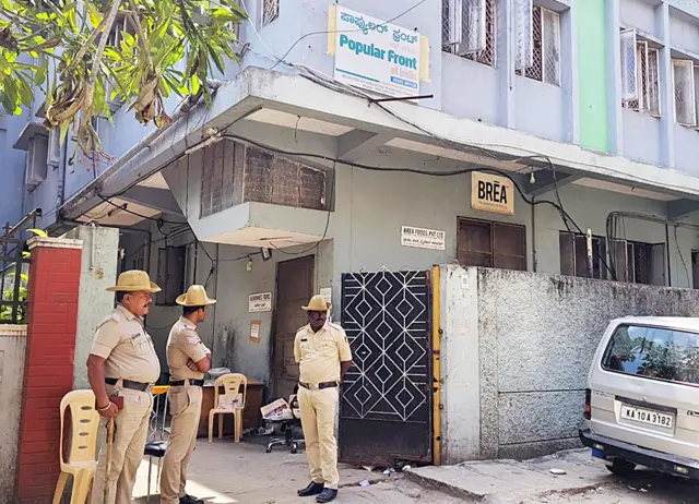 पॉपुलर फ्रंट ऑफ़ इंडिया (PFI) के दफ्तरों में छापे