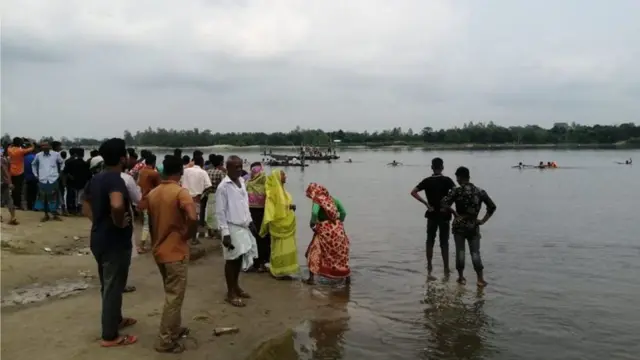 नौका डूबने से मौत