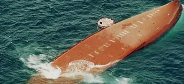'Africa's Titanic': Ncheta ụgbọ Joola nke Senegal dakporo na mmiri