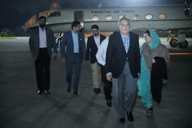 اسحاق ڈار
