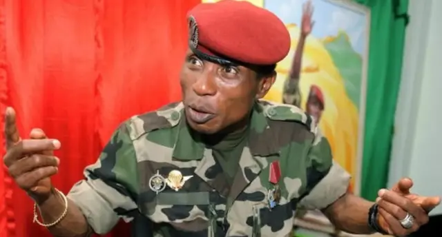 onye bụbu Onyeisiala mba Gini bụ Moussa Dadis Camara a na-ebo ebubo maka ogbugbu ọrụrụ mmadụ na ọdọ egwuregwu dị na Konakri, Gini