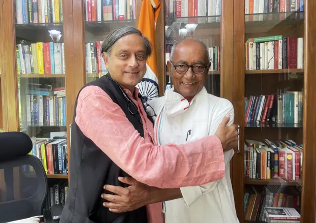 शशि थरूर दिग्विजय सिंह