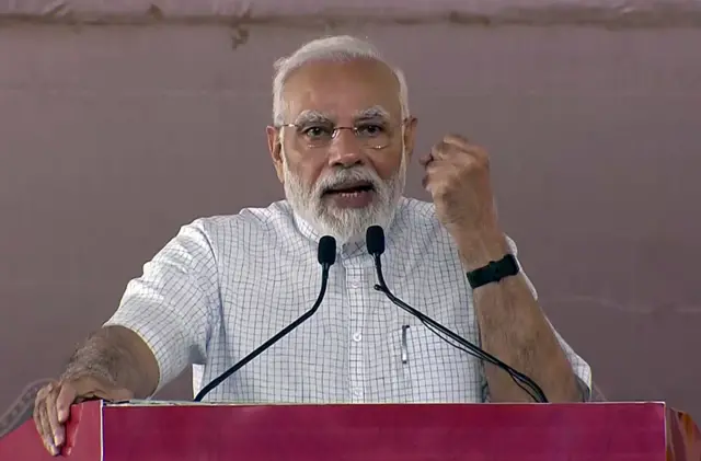 प्रधानमंत्री नरेंद्र मोदी