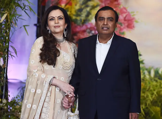 मुकेश अंबानी नीता अंबानी