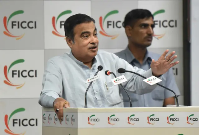 नितिन गडकरी