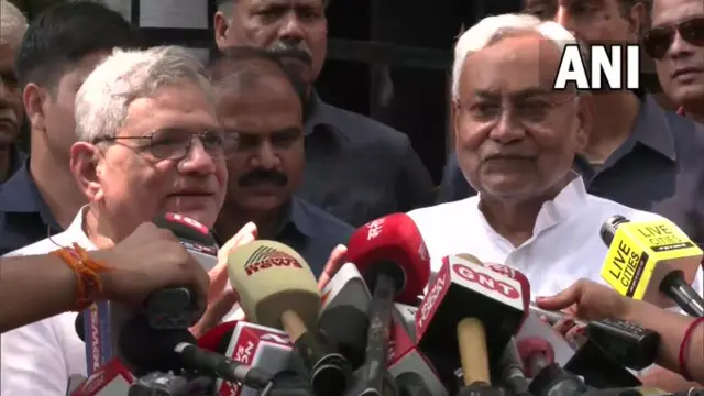 నితీశ్ కుమార్, సీతారాం ఏచూరి