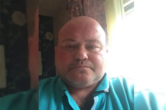 урі