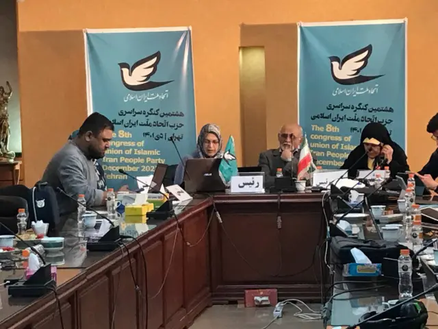 آذر منصوری میگوید که «هشتمين كنگره حزب اتحاد ملت ایران اسلامی» در شرايطی برگزار شد كه ايران «سوگوار» فرزندان خود است