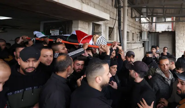 صورة لجنازة أبو جنيد في نابلس