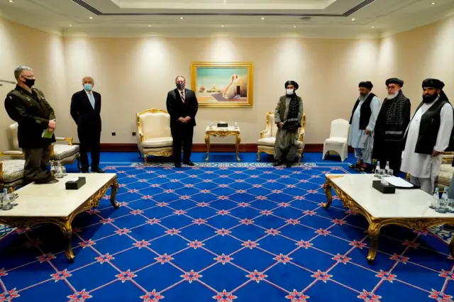 دیدار پومپئو با ملا برادر و هیات طالبان در دوحه