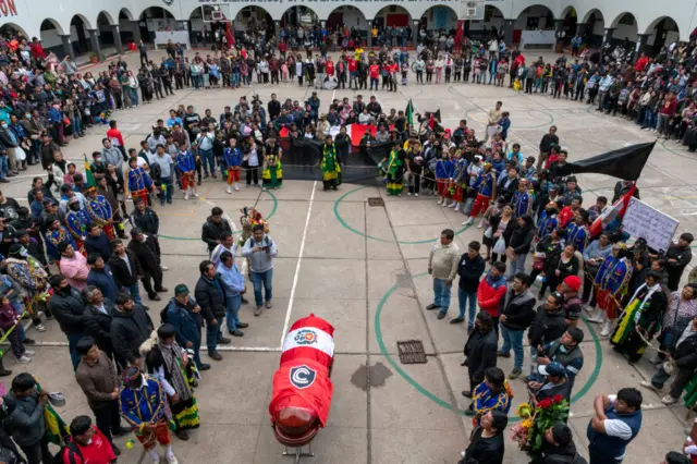 جنازة أحد المتظاهرين