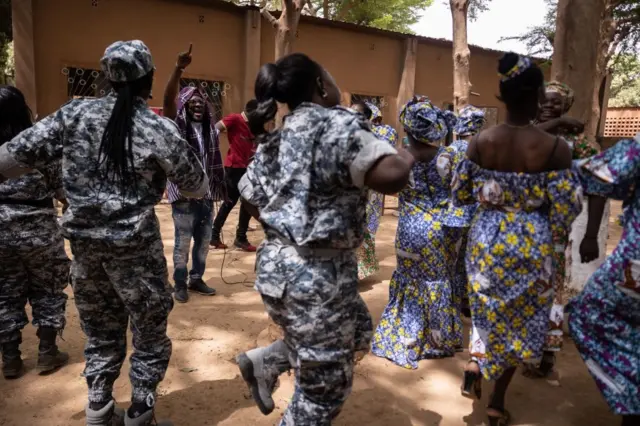 احتفالات يوم المرأة في أحد السجون