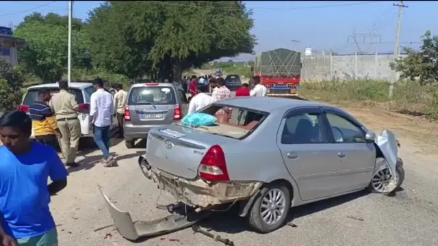 పెద్దిరెడ్డి రామచంద్రా రెడ్డి కాన్వాయ్‌లో దెబ్బతిన్న కారు