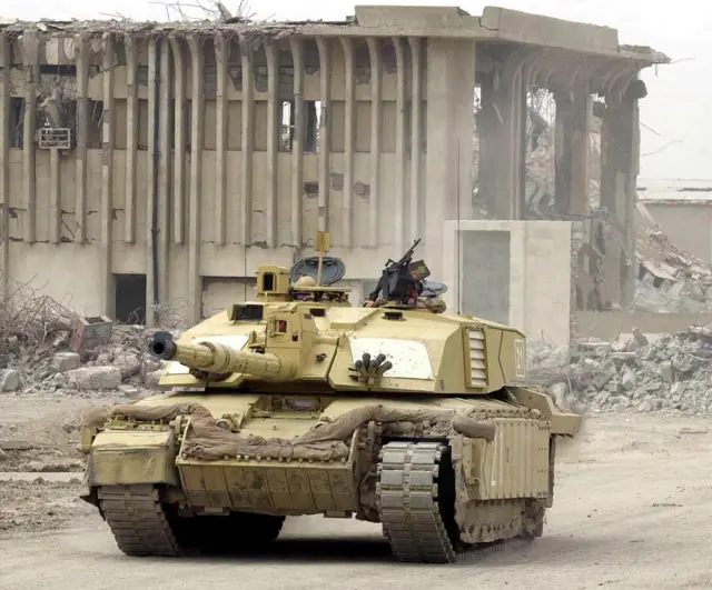"Challenger-2" в Басре, 2003 год