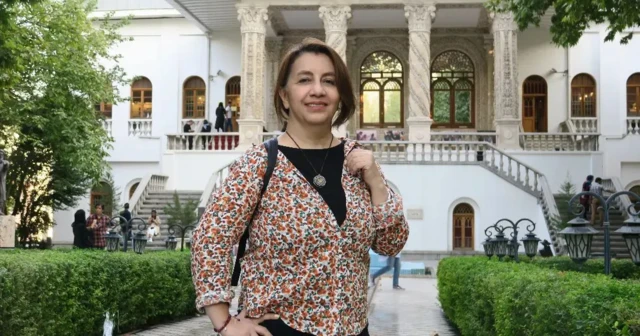 مژگان ایلانلو در مهر ماه سال جاری پس از انتشار تصاویری در اینستاگرام او که بدون حجاب اجباری بود، بازداشت و به زندان اوین منتقل شد