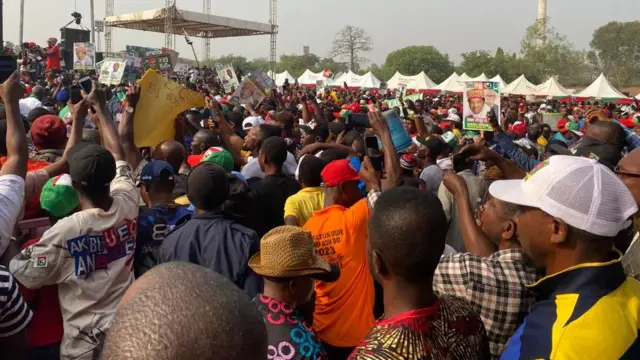 Ndị na-akwado onye na-azọ ọkwa ọchịchị