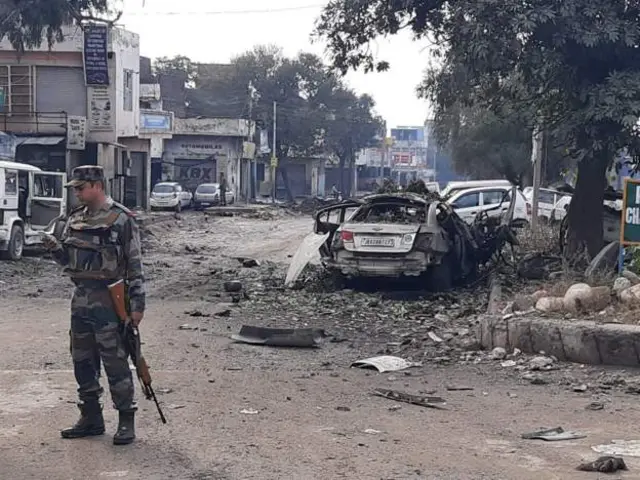 జమ్మూలో ఏకకాలంలో రెండు పేలుళ్లు