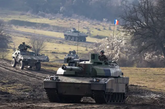 Франция может поставить Украине танки Leclerc, заявил Макрон