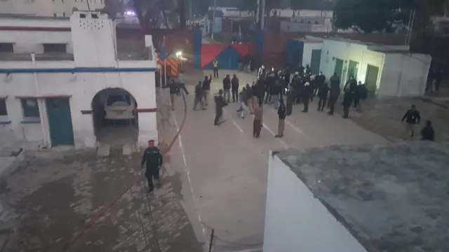 گجرات جیل میں ہنگامہ آرائی