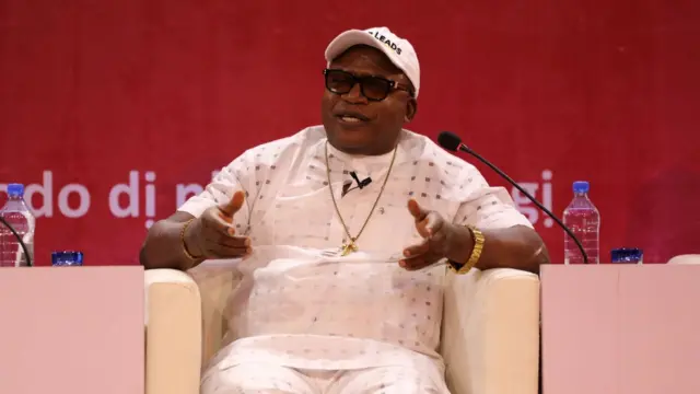 Emeka Nwamkpa na-azọ ọkwa gọvanọ Abia Steeti