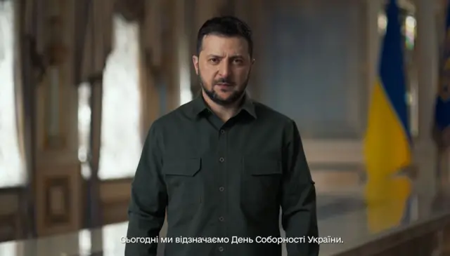 По данным украинских СМИ, в эфире российских каналов показали обращение Зеленского по случаю Дня соборности