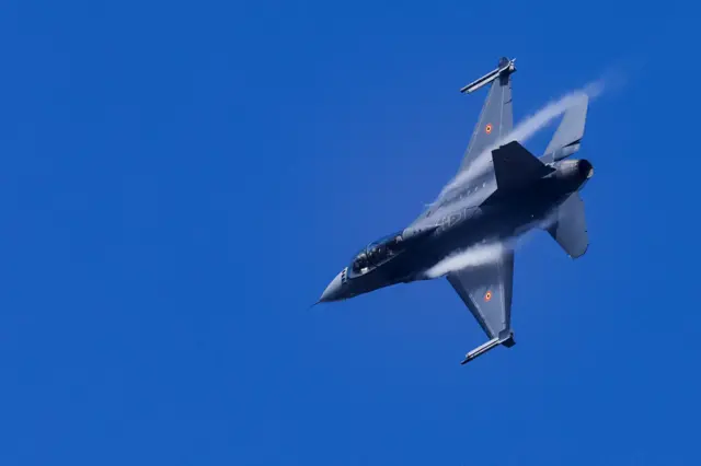 F-16
