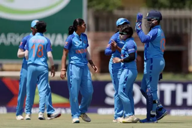 అమ్మాయిల క్రికెట్ జట్టు