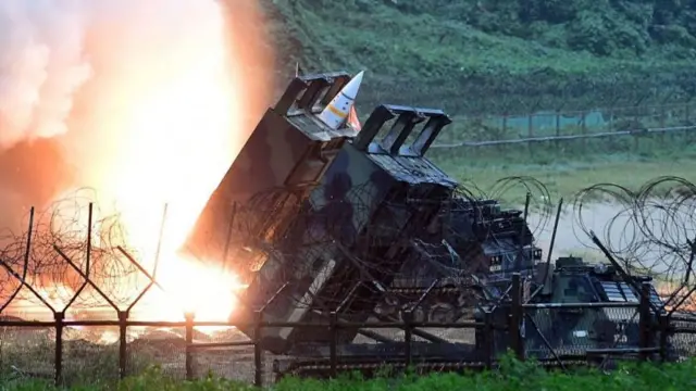 Установка MLRS с ракетой ATACMS