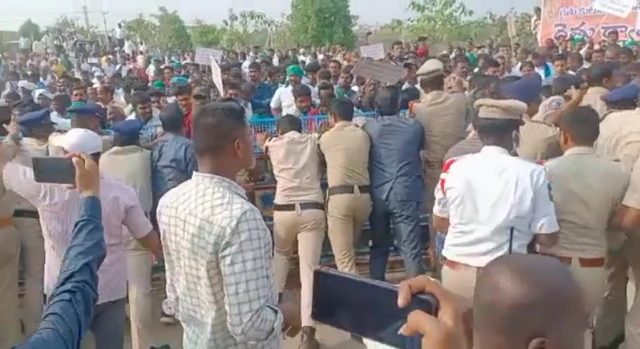 కామారెడ్డి రైతుల ధర్నా