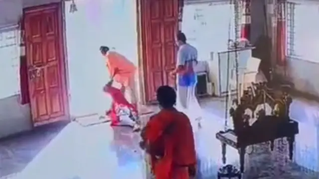 బెంగళూరు ఆలయంలో మహిళపై దాడి