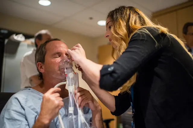 تحضير مريض قبل تصوير مقطعي للدماغ