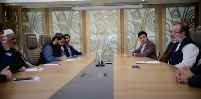 محمد غورماز د طالبانو له پلاوي سره