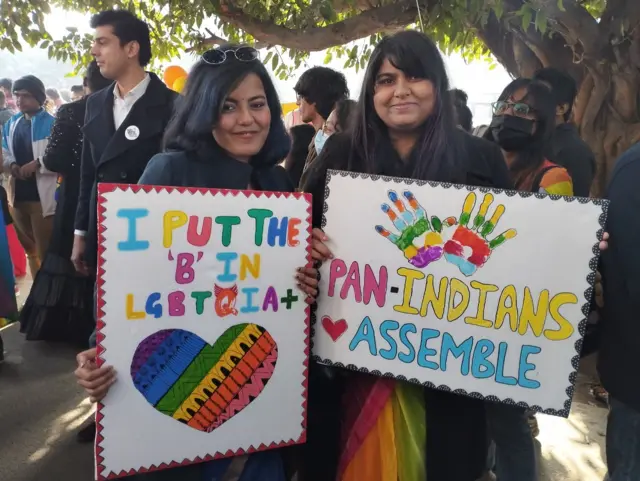 LGBTQ+ कम्युनिटी का कहना है कि समाज में अपनी कम्युनिटी के बारे में अवेयरनेस फैलाने के लिए रैली का आयोजन किया जा रहा है.