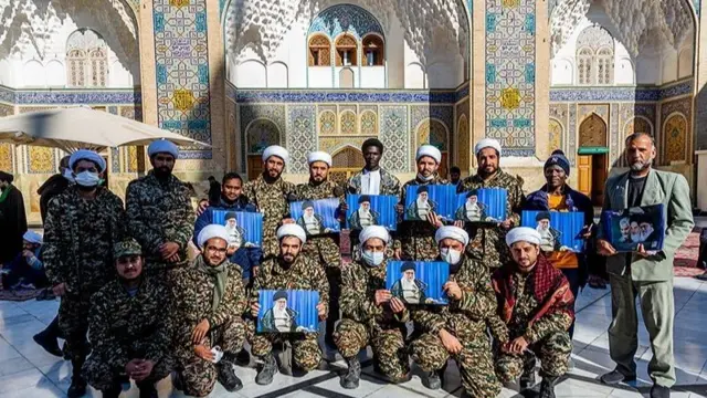 تجمع طلاب حوزه علمیه قم در حمایت از رهبر جمهوری اسلامی