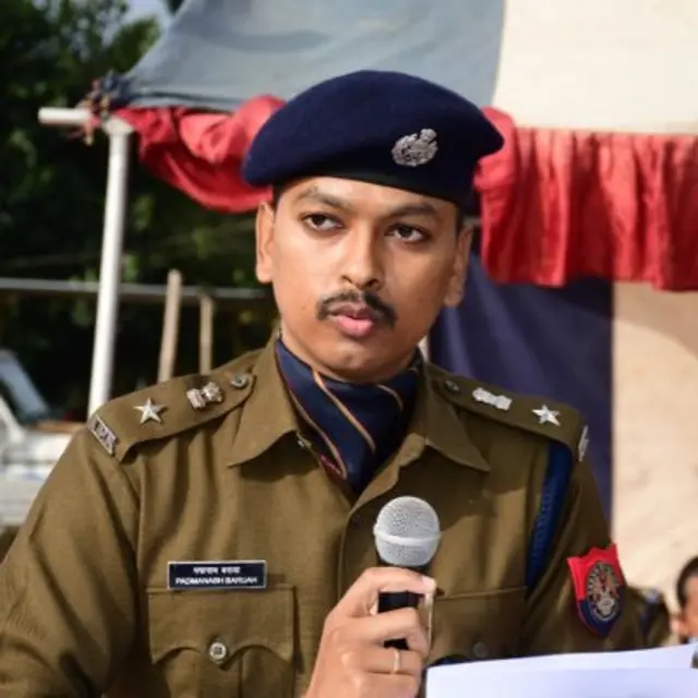 करीमगंज जिले के पुलिस अधीक्षक पद्मनाभ बरुआ