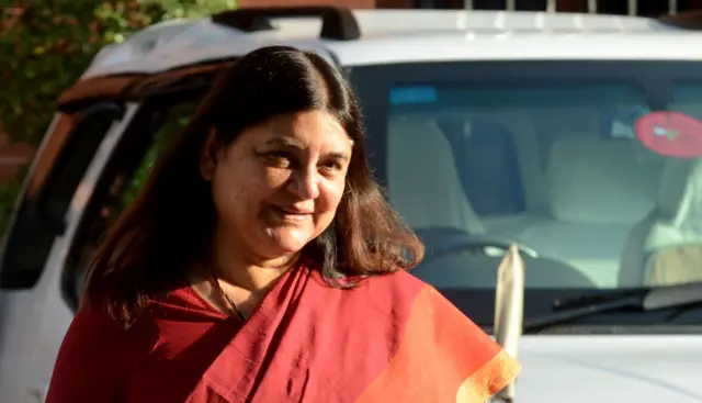 मेनका गांधी