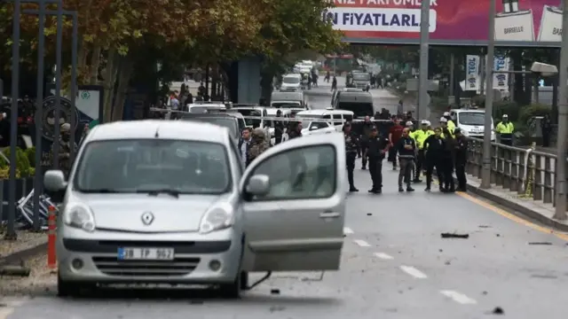 Qaraxa ayaa dhacay wax yar uun kahor bilaabashada kalfadhiga Barlamaanka