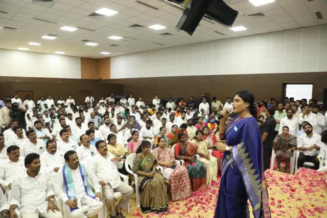 వైఎస్ షర్మిల